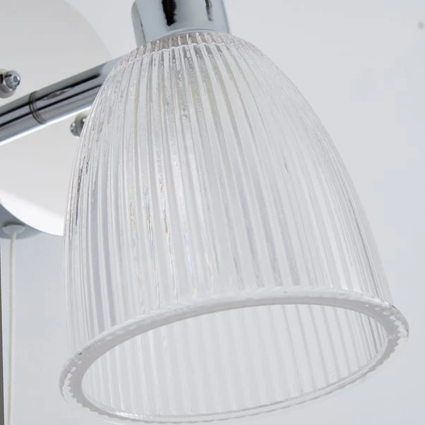 Dunelm Bremont Ribbed Glass Bathroom Wall Light 3 Dunelm Bremont Ribbed Glass Bathroom Wall Light - Image 3