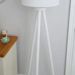 Dunelm Jandia Wooden Tripod White Floor Lamp -Home Lighting 1000158529 alt02