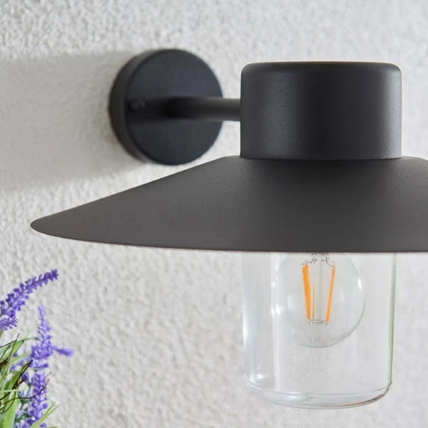 Vogue Lighting Vogue Sloan Outdoor Wall Light 3 Vogue Lighting Vogue Sloan Outdoor Wall Light - Image 3