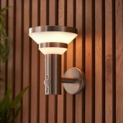 Vogue Lighting Vogue Leif Outdoor Solar PIR Wall Light -Home Lighting 30789771 alt02