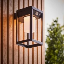 Vogue Lighting Vogue Clayton Outdoor Solar PIR Wall Light -Home Lighting 30789774 alt02